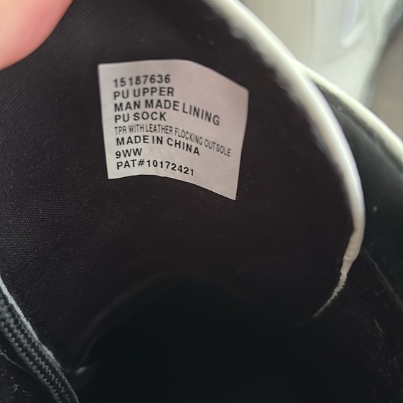 Size 9WW - Torrid White Boots - Never Worn - Picture 6 of 7